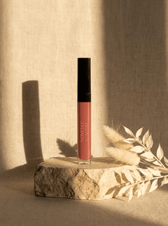 lip oil for plump lips Novelle Lumière